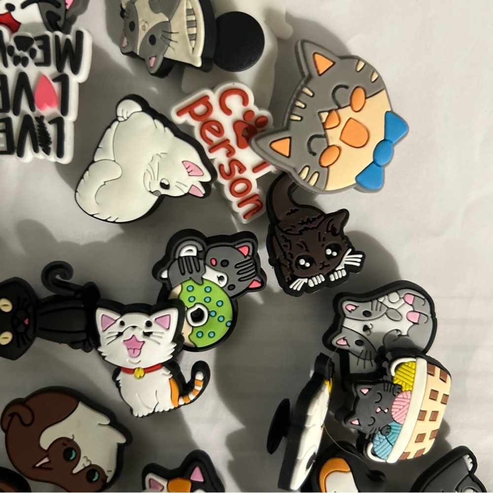 Assorted Cat Shoe Charms - Picture 3 of 5
